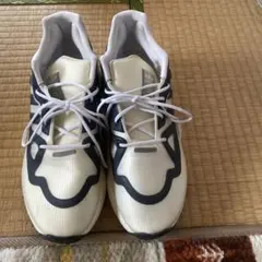 アディダススニーカー