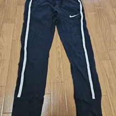 Nike 黒 ロングパンツ Mサイズ