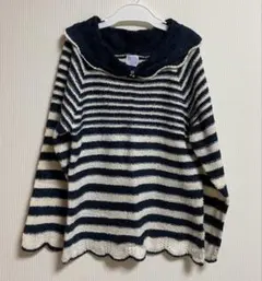 ネイビーとホワイトカラーのセーター