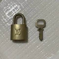 正規品　ルイヴィトン　LOUIS VUITTON カデナ　パドロック　南京錠　鍵