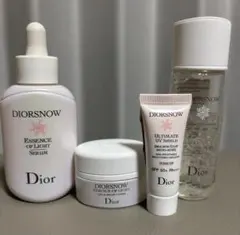 Dior スノーアルティメットエッセンスオブライト