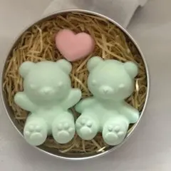 くま2個+ハート1個 アロマストーン 無香料 窓付きアルミ缶入り グリーン