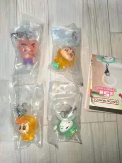 匿名配送【クレヨンしんちゃん】めじるしアクセサリー セミコンプ版 4点セット