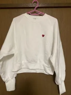 Api ハート刺繍 ホワイトスウェット