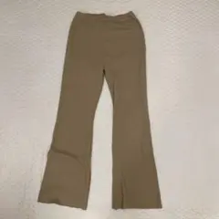 cカット　リブスリットフレアパンツ　ベージュ リブパンツ アパートバイローリーズのサムネイル