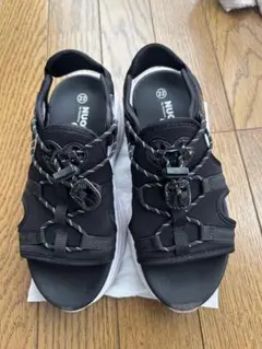 NUOVO Girl 厚底サンダル ブラック 22