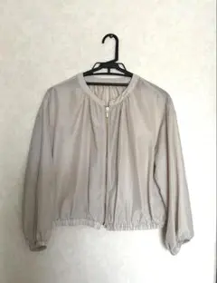 美品　シアージャケット　ベージュ　ショート丈のサムネイル