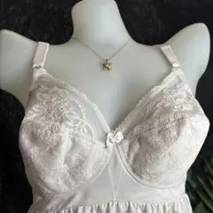 OM130 シャルレ　大きいサイズ♪綺麗な大花柄レース　スリップ　100-95