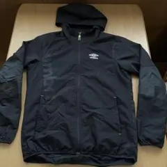 アンブロ　フード付きウィンドブレーカー　値下げ