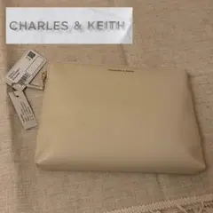 新品未使用 CHARLES & KEITH ポーチのサムネイル