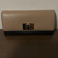 ☆開店セール☆ 未使用品 美品 フルラ レザー 1927 ロゴ 長財布のサムネイル