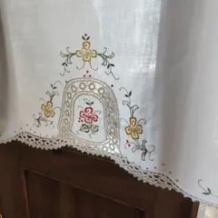 イギリスVintage　薔薇モチーフ　裾カットワーク　刺繍間仕切りカーテン180 イギリスVintage 薔薇モチーフ 裾カットワーク刺繍 間仕切りカーテン