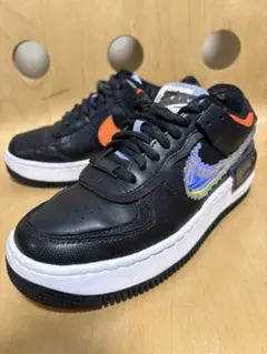 人気‼️Nike エアフォース 1 ブラックレディースサイズ23cm送料込み