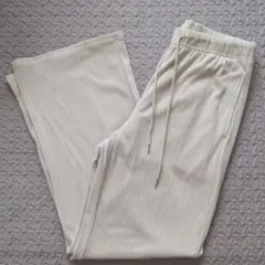 GU プリーツ ワイドパンツ ベージュ M