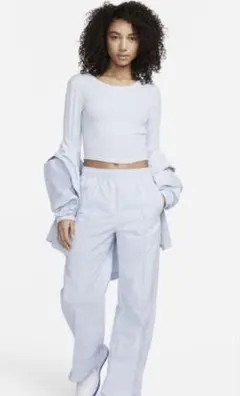 【新品】NIKE トップス スポーツウェアのサムネイル
