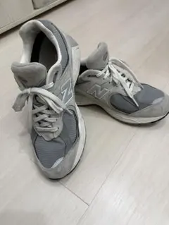 New Balance 2002R グレー スニーカーのサムネイル