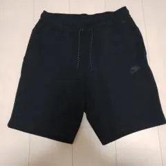 美品　NIKE　テックフリース　ショートパンツスウェット　CU4504-010