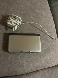ニンテンドー3DS LL シルバー 充電器付き