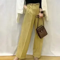 GU カーキ ワイドパンツ Mサイズ 折り目あり