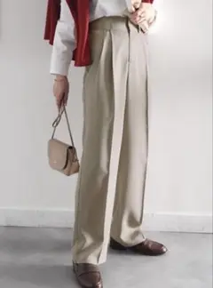 RIRIYANO ベージュ プリーツ入り スラックス