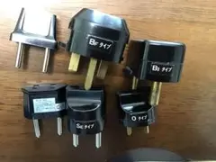 海外旅行用プラグアダプター6個セット　バラ売り不可