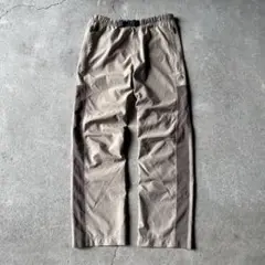 テックパンツ