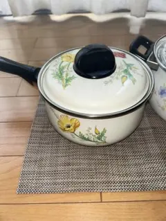 昭和レトロ　Noritake ホーロー片手鍋 18cm と花柄 2点セットのサムネイル