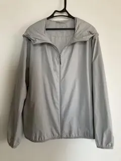 ユニクロ　ポケッタブルUVカットパーカーのサムネイル
