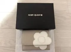 MARY QUANT 花モチーフ 三つ折り財布