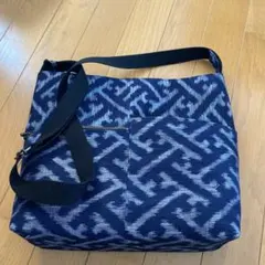 大島紬の帯で作られた、鞄と財布