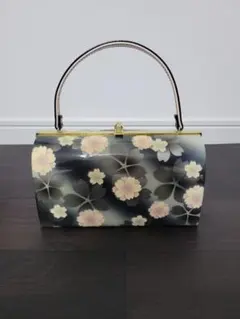 ハンドバッグ 着物 　和装用バッグ 　成人式　エナメル　ブラック　黒