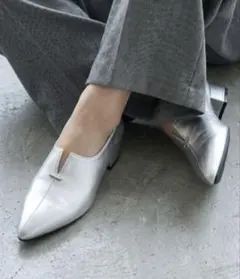 シルバー パンプス ローヒール　　25cmのサムネイル