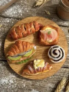 2.週末限定！おまけパン2個付き！盛り沢山な！！スペシャルセット