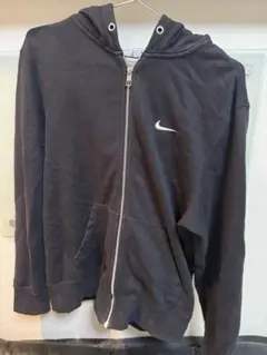 Nike ブラック ジップアップパーカー
