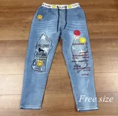 K.three（ケイスリー）刺繍やワッペン　ダメージ加工　デニムパンツ