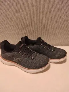 SKECHERS 女性用　スニーカー　22.5cm
