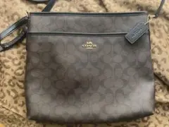 美品　COACH ブラウンレザーショルダーバッグ　シグネチャー　男女兼用