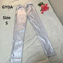 【タグ付き⭐GYDA】銀　フェイクレザーレギンス　サイズS