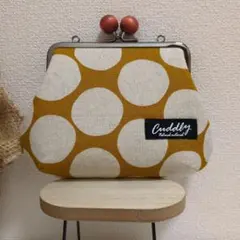 ハンドメイド　木玉がま口ポーチ（ドット柄　マスタード）のサムネイル
