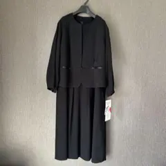 ブラックスーツ・ジャケットとドレスのセット