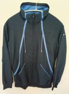 NIKE ナイキ　ウインドブレーカー　ランニングウェア