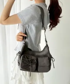 グレーブラックレザーショルダーバッグ　NICE CLAUP