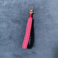 ピンク編み込み携帯ストラップ