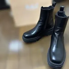 トラックソールスクエアサイドゴアブーツ （ブラック）