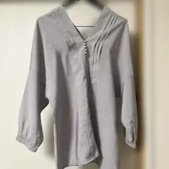 グレー長袖ブラウスのサムネイル