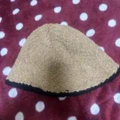 ボア素材 ベージュと黒 バケットハット