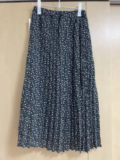 【新品】花柄プリーツスカート