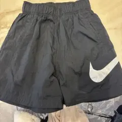 Nike ナイロンブラックショーツ