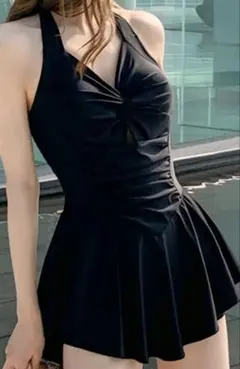 黒いフレアスカートワンピース水着