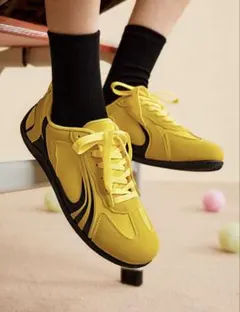 【ほぼ新品✨】イエロースニーカー来のサムネイル